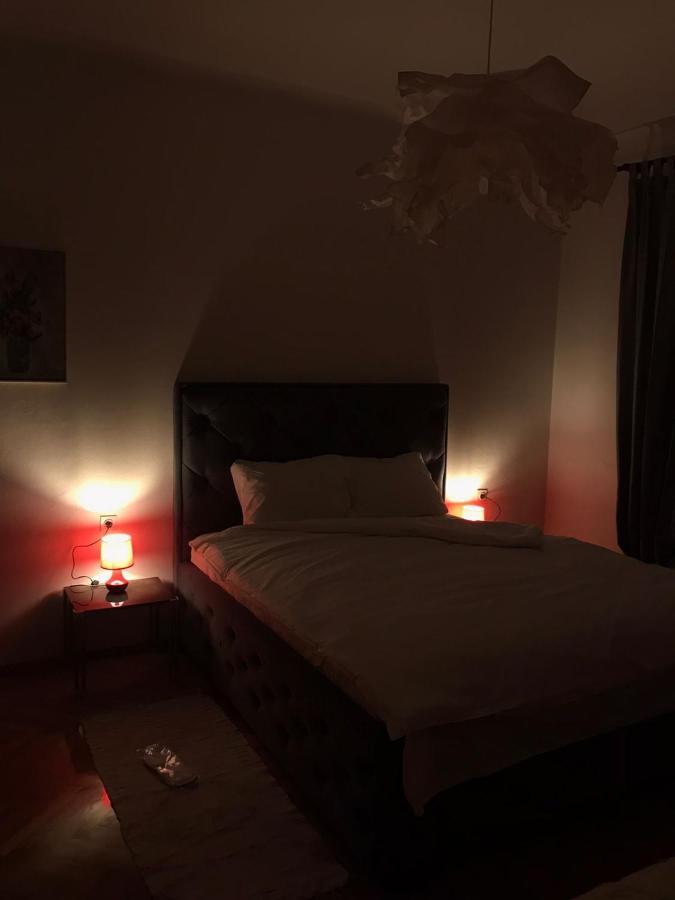 Ferienwohnung Right In The Heart Of Podgorica! Exterior foto