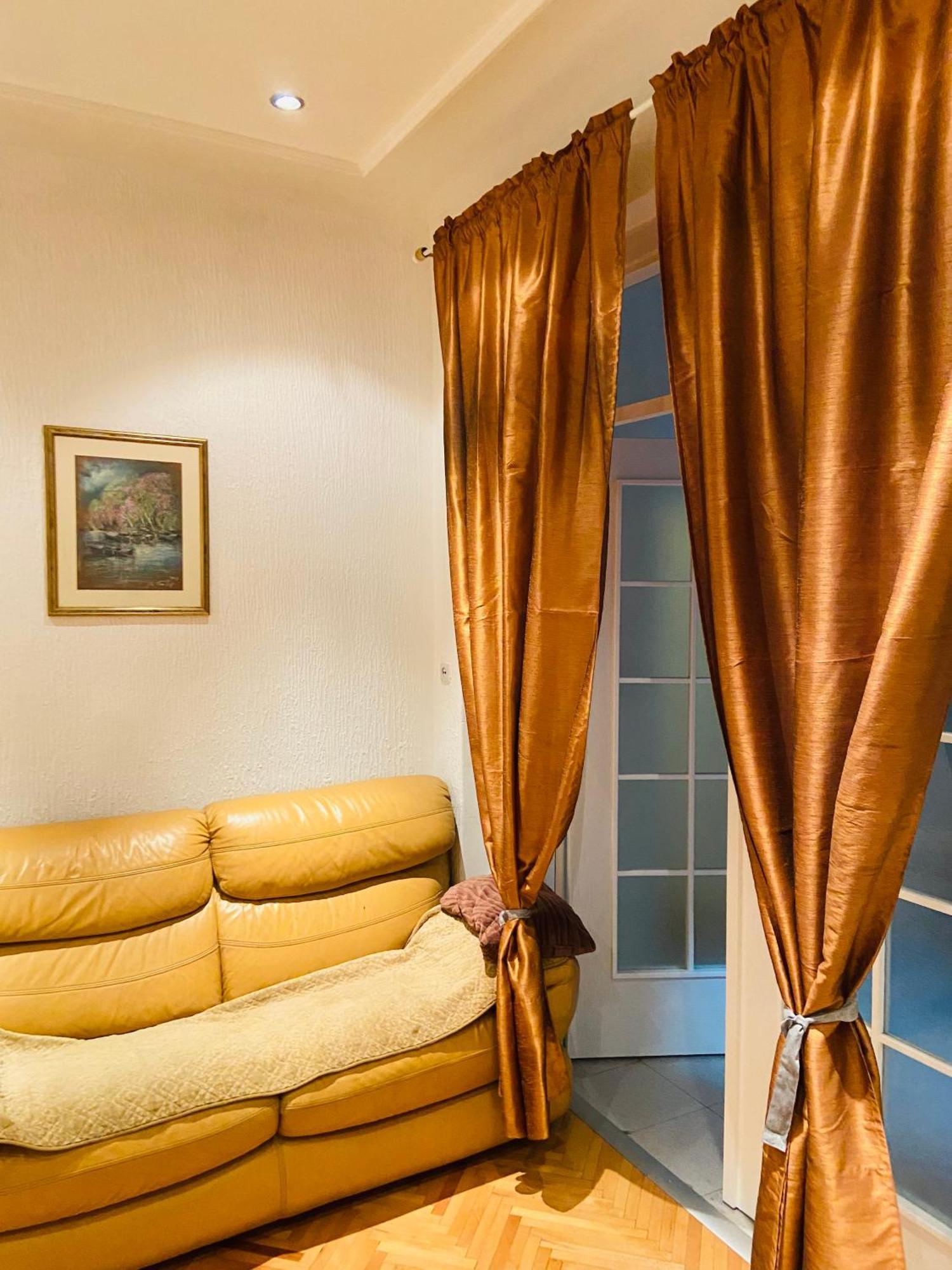 Ferienwohnung Right In The Heart Of Podgorica! Exterior foto